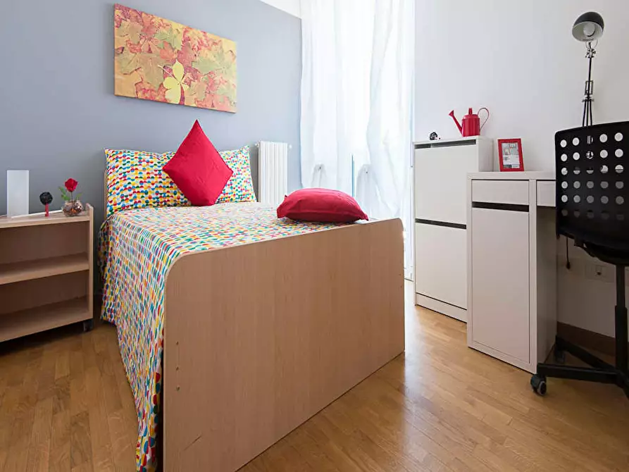 Immagine 2 di Camera in affitto  in Via Vittorio Gassman a Milano