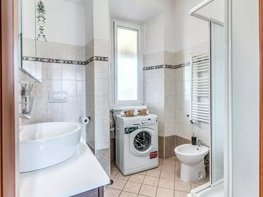 Immagine 5 di Appartamento in affitto  in Via dei Savorgnan a Roma