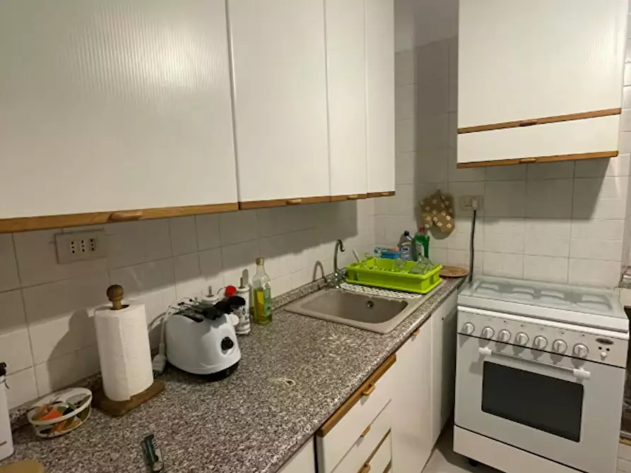 Immagine 10 di Appartamento in affitto  in Via dei Glicini a Roma