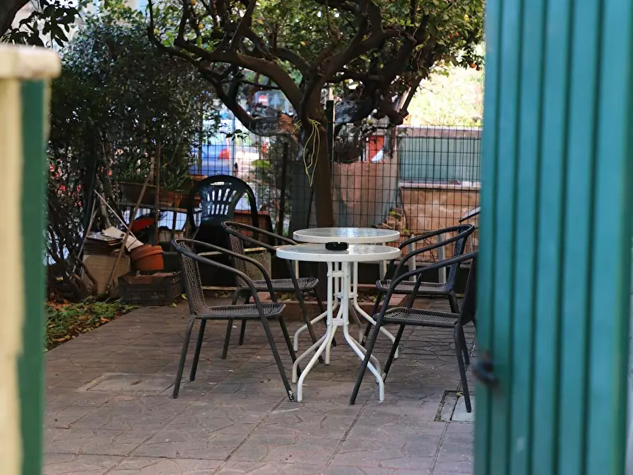 Immagine 3 di Appartamento in affitto  in Via dei Glicini a Roma