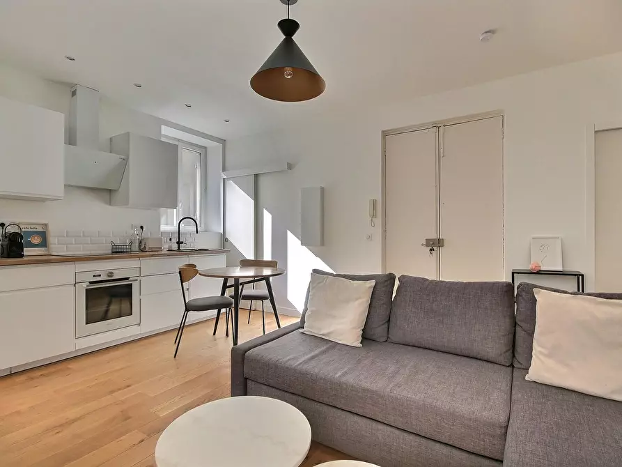 Immagine 2 di Appartamento in affitto  in Rue Dulong a Paris 17