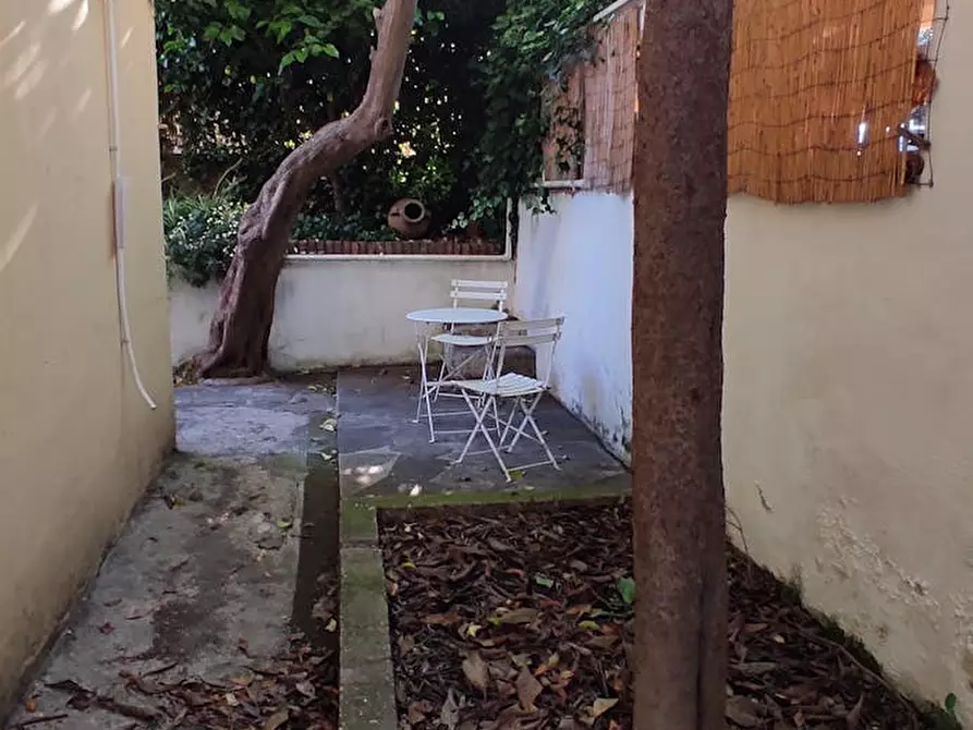 Immagine 5 di Camera in affitto  in Via Alghero a Roma