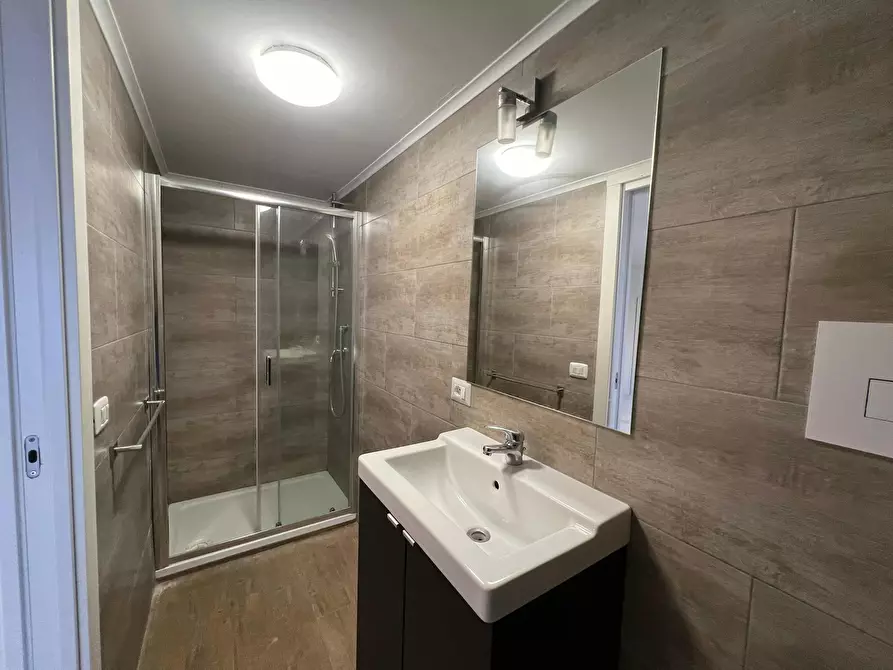 Immagine 4 di Camera in affitto  in Via San Nicandro a Napoli