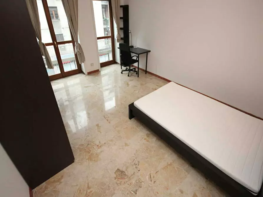 Immagine 10 di Camera in affitto  in Via Felice Bellotti a Milano