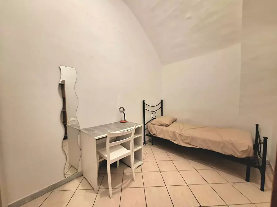 Immagine 3 di Camera in affitto  in Via Duomo a Napoli