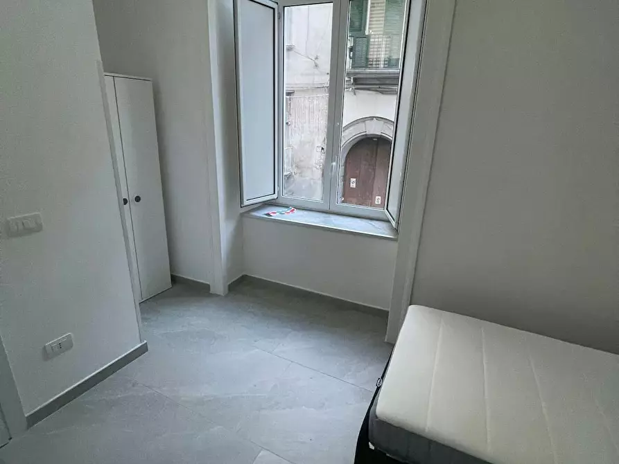 Immagine 2 di Camera in affitto  in Piazza Cavour a Napoli