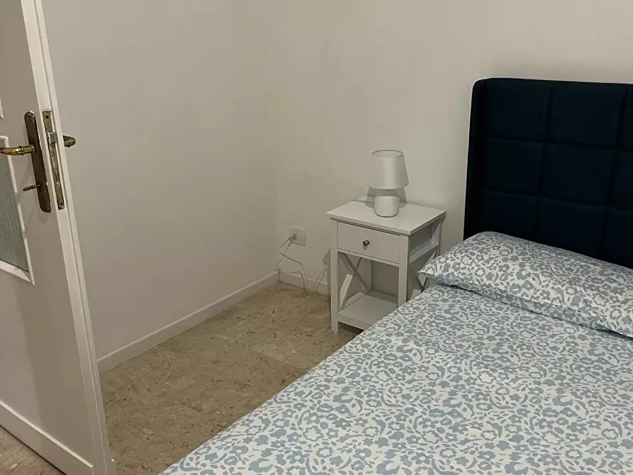 Immagine 5 di Camera in affitto  in Via Imperia a Roma