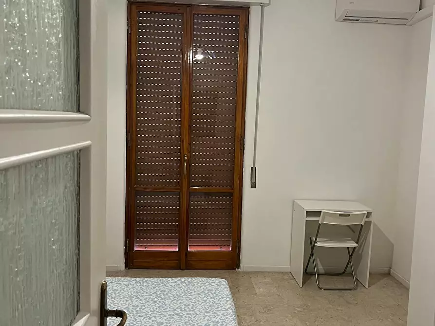 Immagine 3 di Camera in affitto  in Via Imperia a Roma