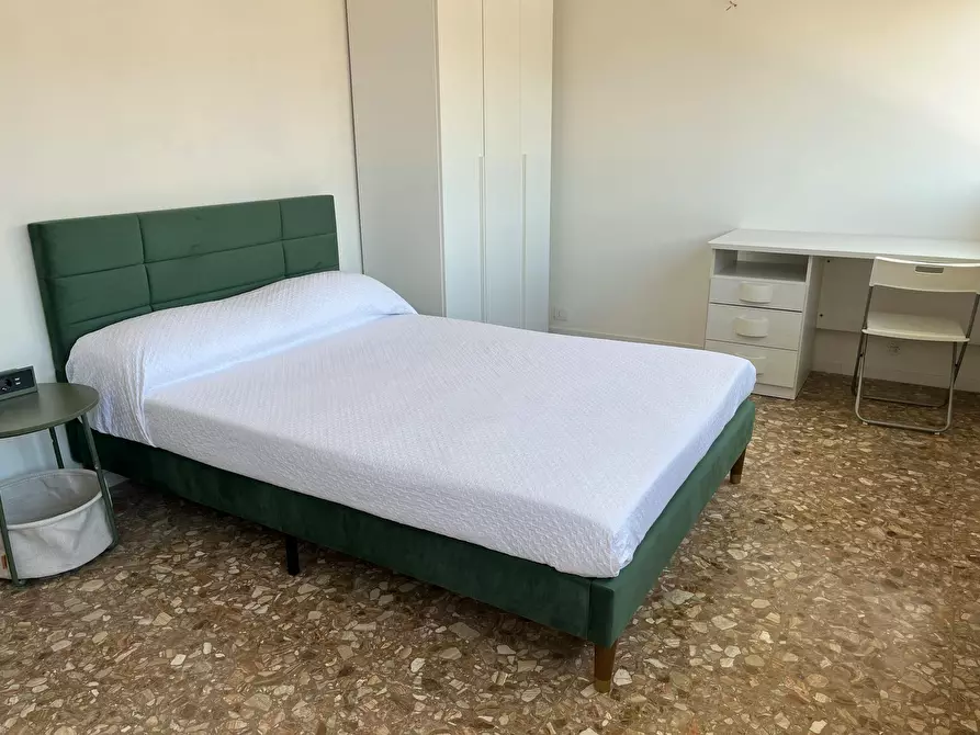 Immagine 4 di Camera in affitto  in Via Imperia a Roma