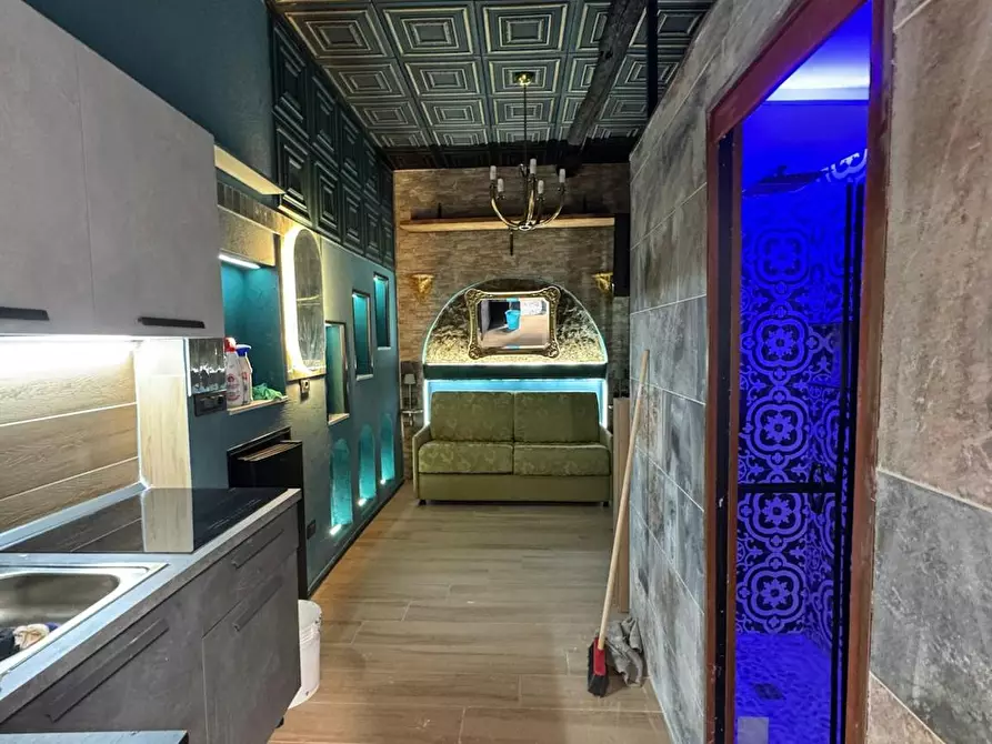 Immagine 2 di Appartamento in affitto  in Piazza Dante a Napoli