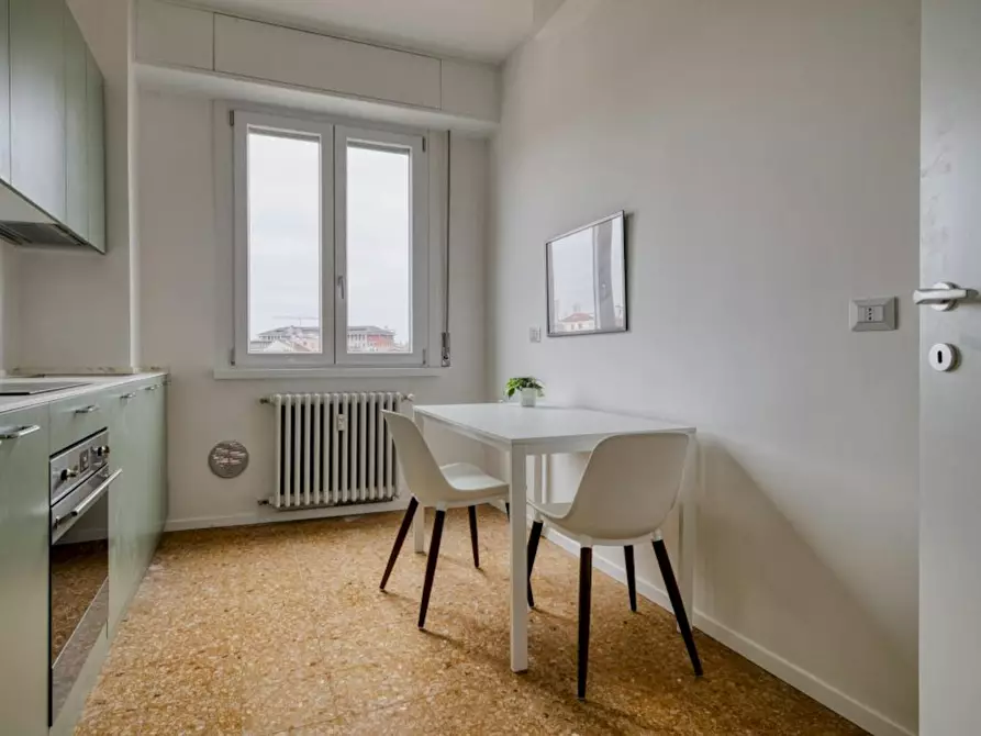 Immagine 4 di Camera in affitto  in Via Vigevano a Milano