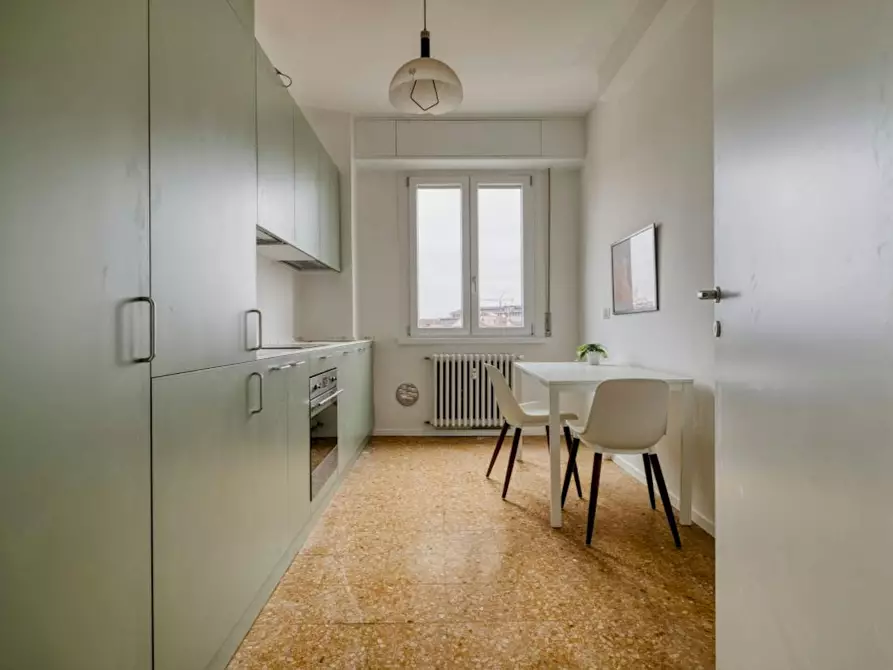 Immagine 2 di Camera in affitto  in Via Vigevano a Milano