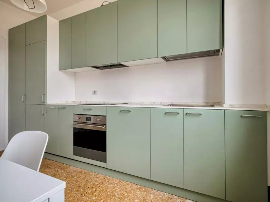 Immagine 6 di Camera in affitto  in Via Vigevano a Milano