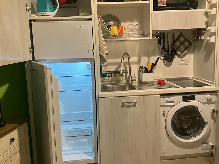Immagine 3 di Appartamento in affitto  in Via Raffaele de Cesare a Roma