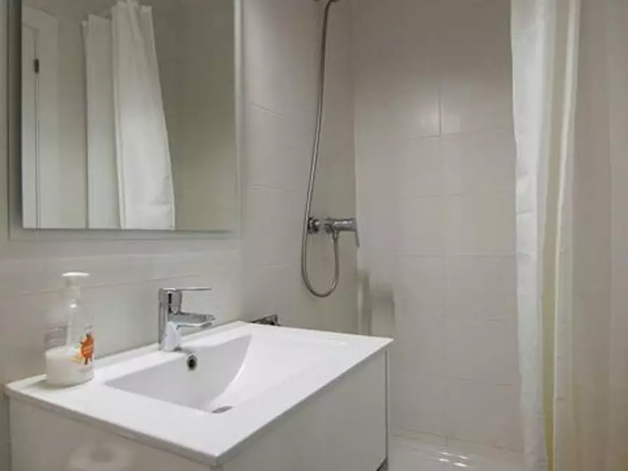 Immagine 2 di Appartamento in affitto  in Carrer Nou de la Rambla a Barcelona