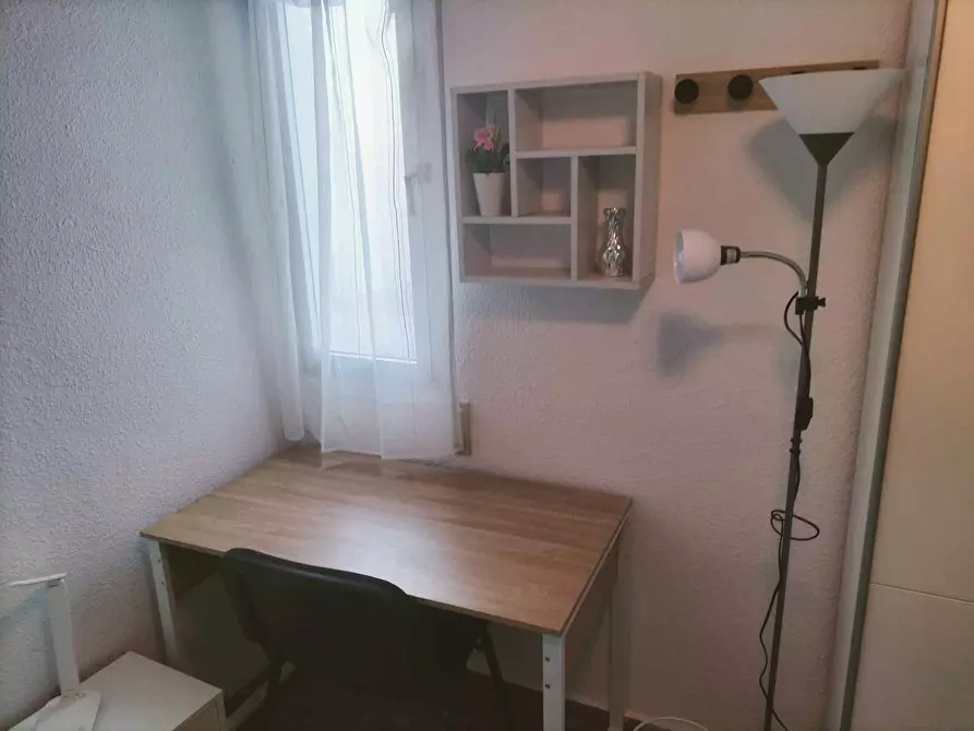 Immagine 6 di Camera in affitto  in Carrer del Bisbe Jaume Pérez a Valencia