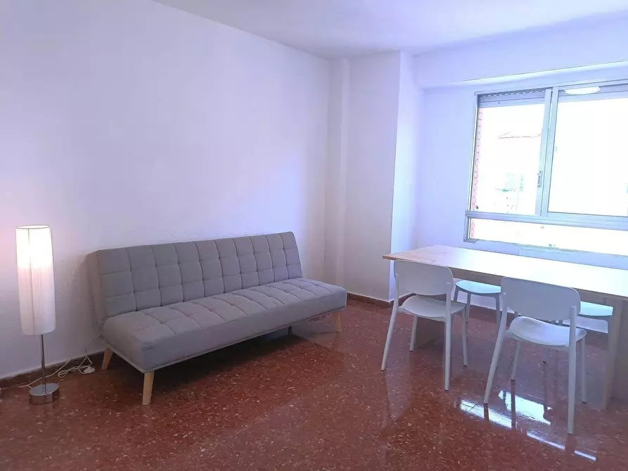 Immagine 3 di Camera in affitto  in Carrer del Bisbe Jaume Pérez a Valencia