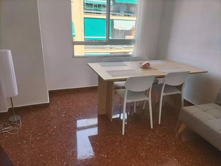 Immagine 2 di Camera in affitto  in Carrer del Bisbe Jaume Pérez a Valencia