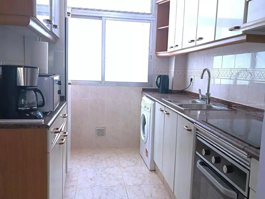 Immagine 8 di Camera in affitto  in Carrer del Bisbe Jaume Pérez a Valencia