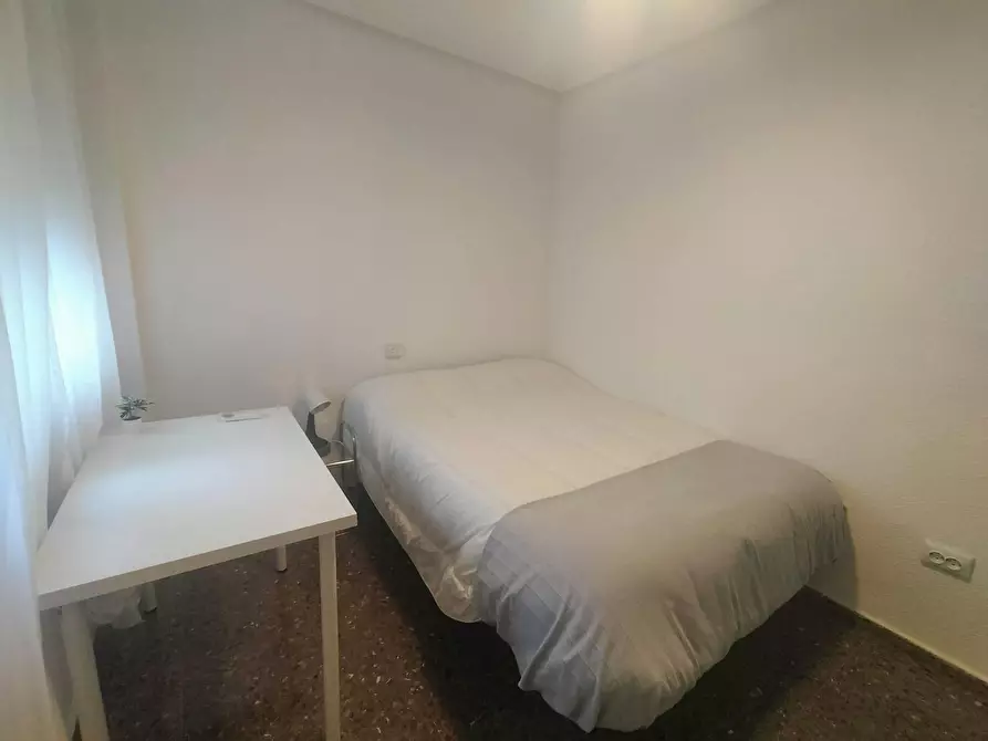 Immagine 2 di Camera in affitto  in Carrer del Duc de Mandas a Valencia
