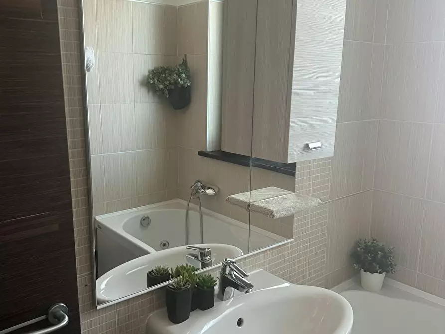 Immagine 10 di Appartamento in affitto  in Via Demostene a Roma