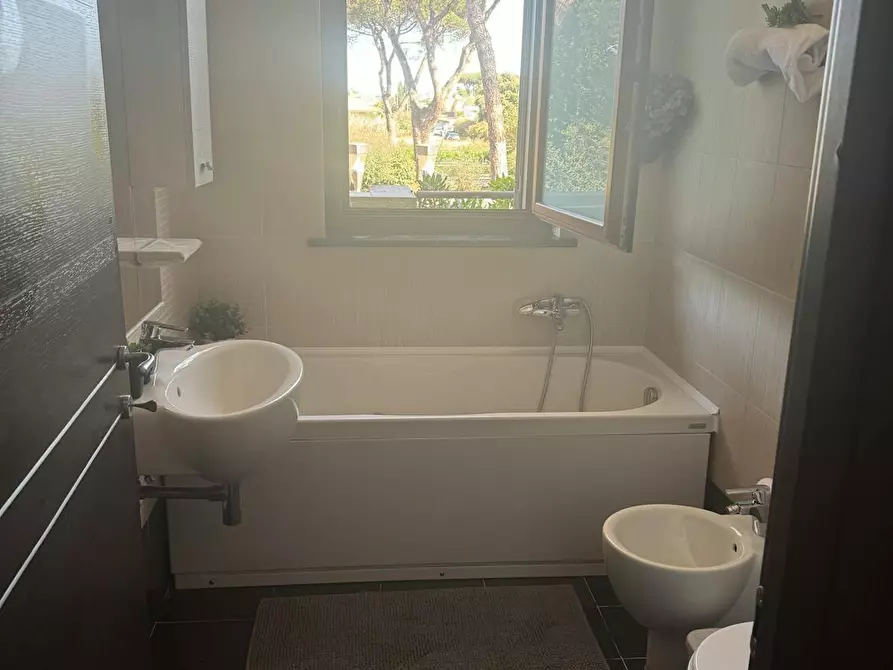 Immagine 9 di Appartamento in affitto  in Via Demostene a Roma