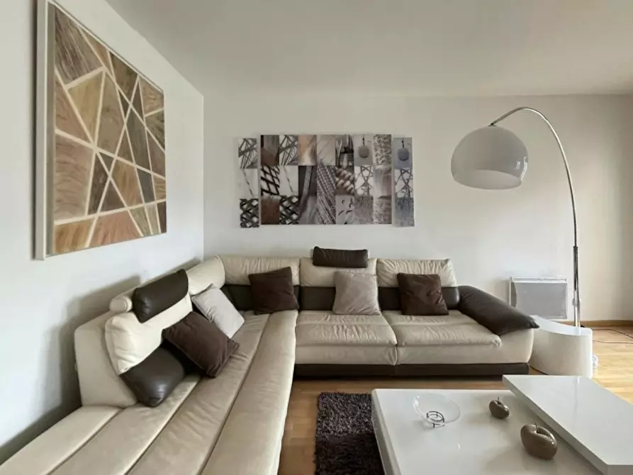 Immagine 1 di Appartamento in affitto  in Rue Florent Dancourt a Suresnes