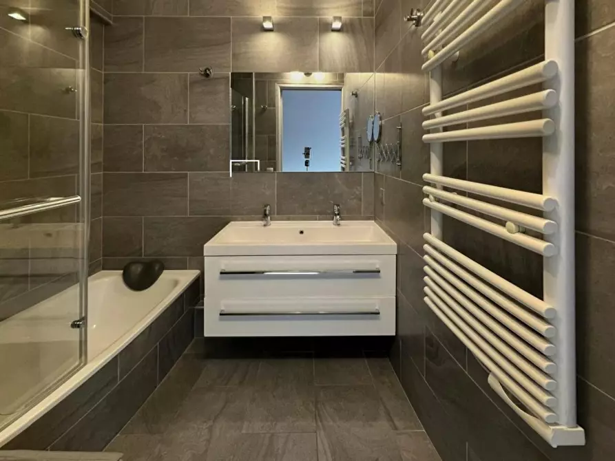 Immagine 5 di Appartamento in affitto  in Rue Florent Dancourt a Suresnes