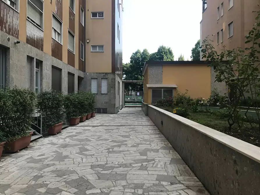 Immagine 9 di Casa indipendente in affitto  in Via Salasco a Milano