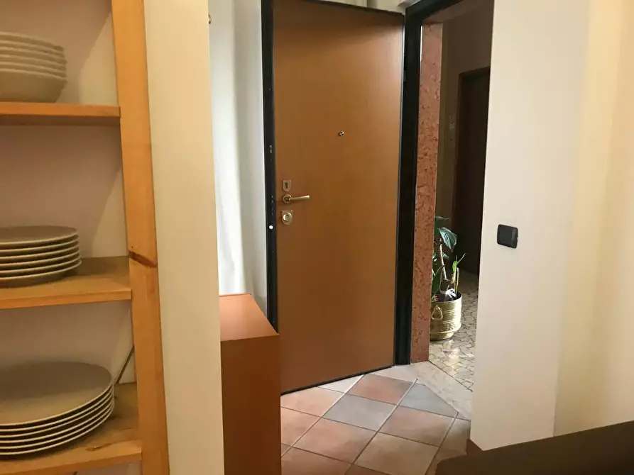 Immagine 10 di Casa indipendente in affitto  in Via Salasco a Milano