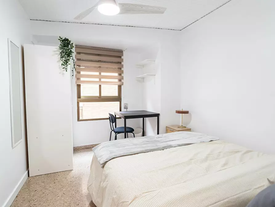 Immagine 1 di Camera in affitto  in Carrer de José Iturbi a Xirivella