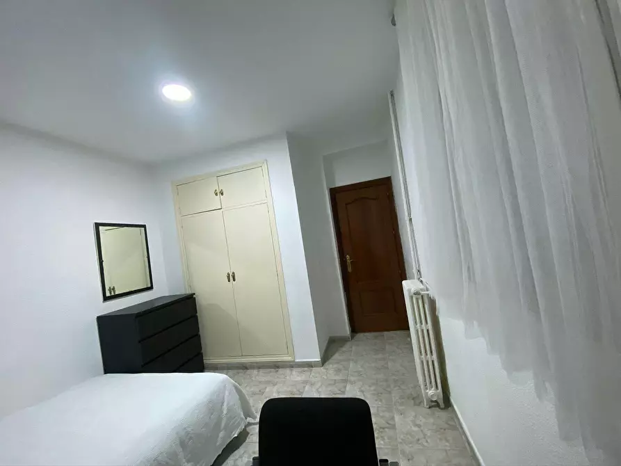 Immagine 2 di Camera in affitto  in Calle de Gaztambide a Madrid