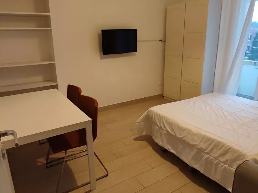 Immagine 3 di Camera in affitto  in Via Alghero a Roma