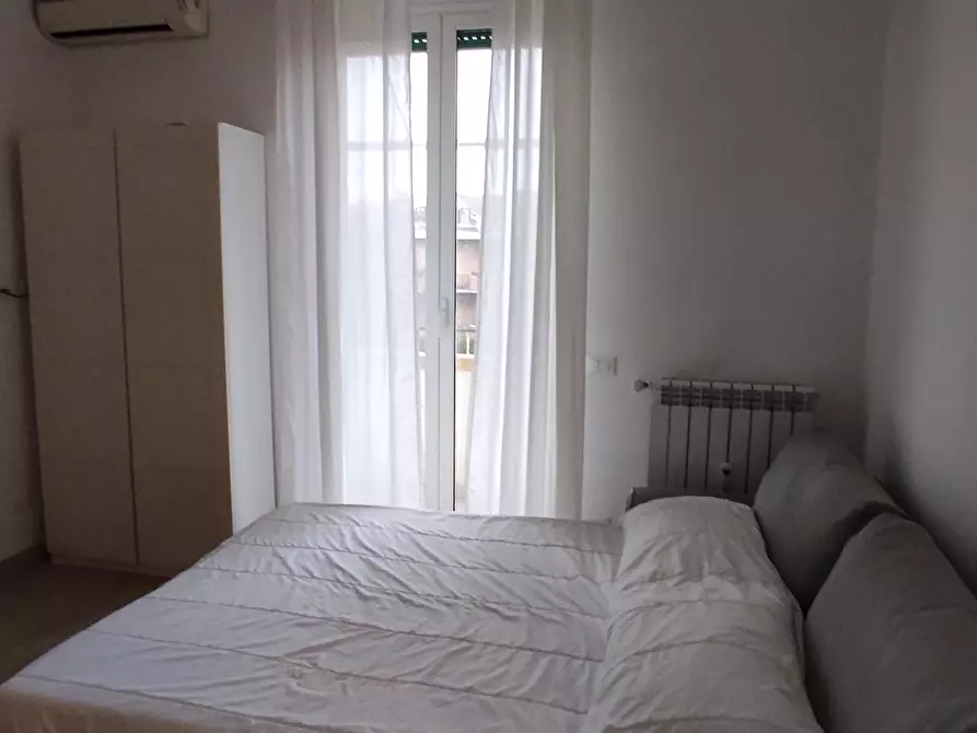 Immagine 8 di Camera in affitto  in Via Alghero a Roma