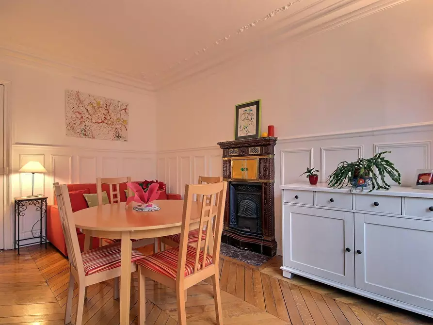Immagine 9 di Appartamento in affitto  in Rue Fabre d'Eglantine a Paris