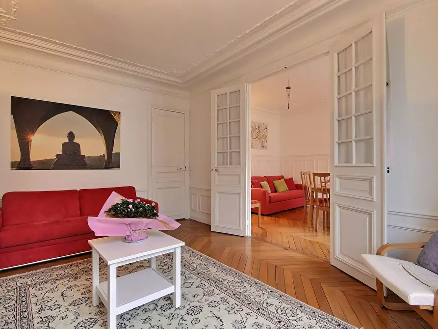 Immagine 7 di Appartamento in affitto  in Rue Fabre d'Eglantine a Paris