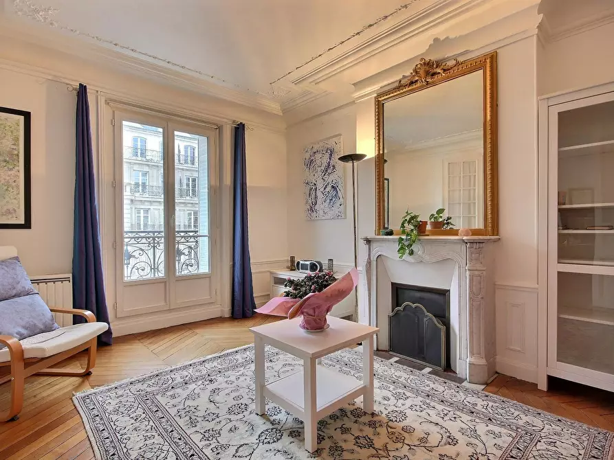 Immagine 1 di Appartamento in affitto  in Rue Fabre d'Eglantine a Paris