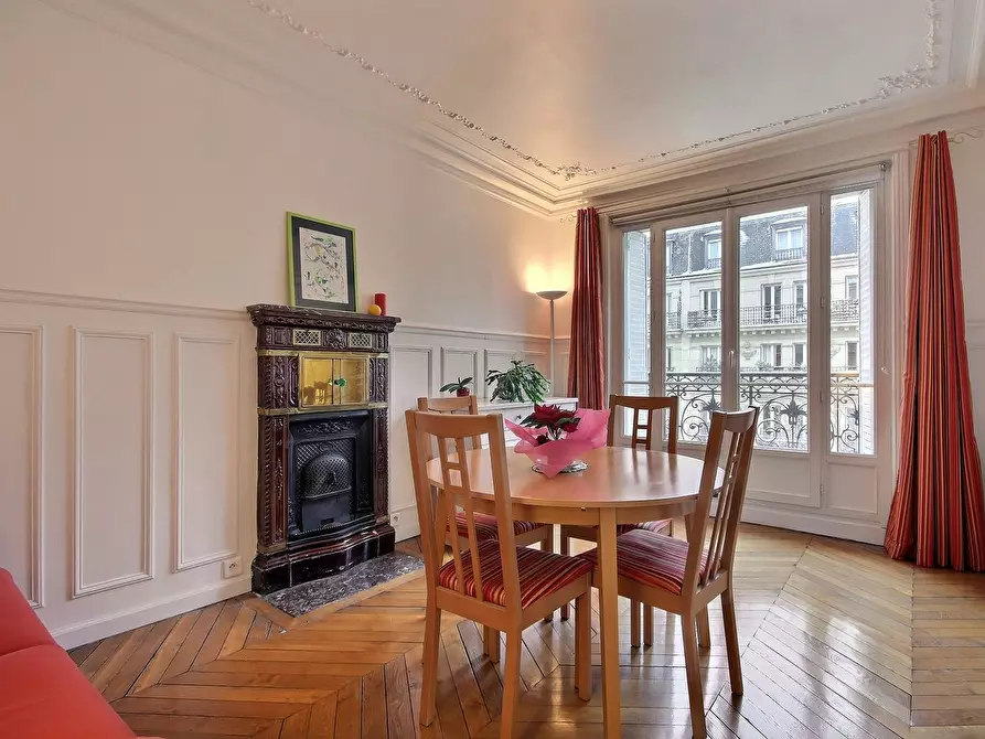 Immagine 2 di Appartamento in affitto  in Rue Fabre d'Eglantine a Paris