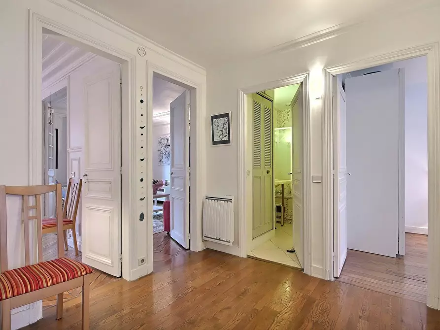 Immagine 5 di Appartamento in affitto  in Rue Fabre d'Eglantine a Paris