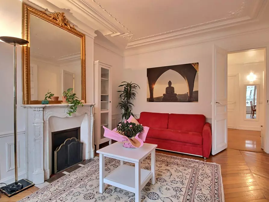 Immagine 6 di Appartamento in affitto  in Rue Fabre d'Eglantine a Paris