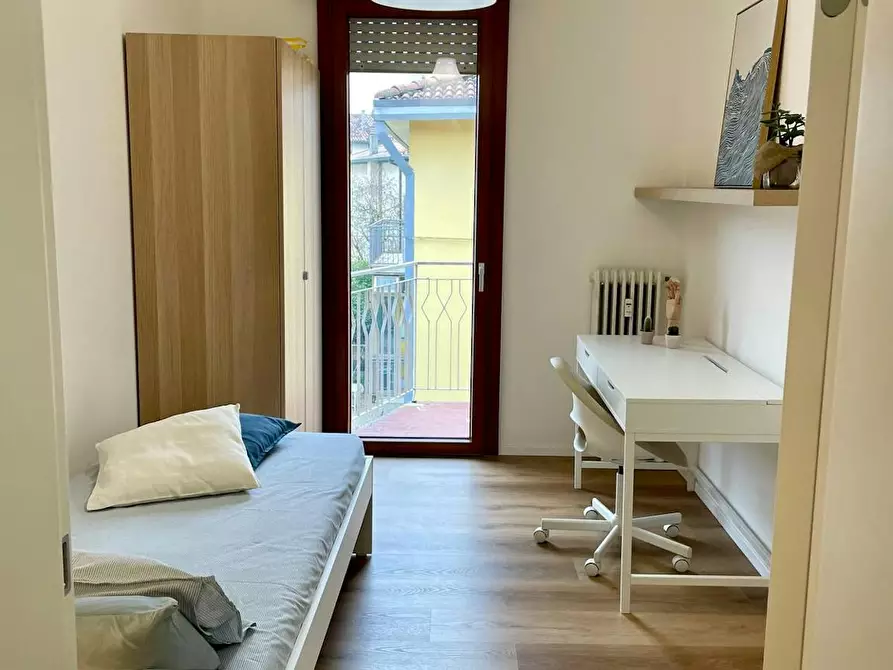 Immagine 1 di Camera in affitto  in Via Michelangelo Buonarroti a Padova