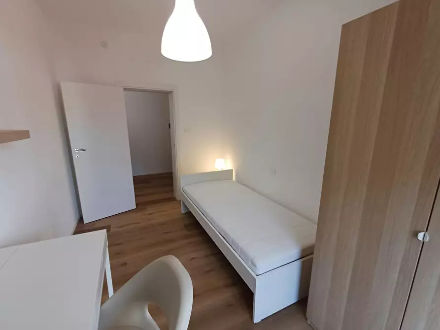 Immagine 1 di Camera in affitto  in Via Michelangelo Buonarroti a Padova