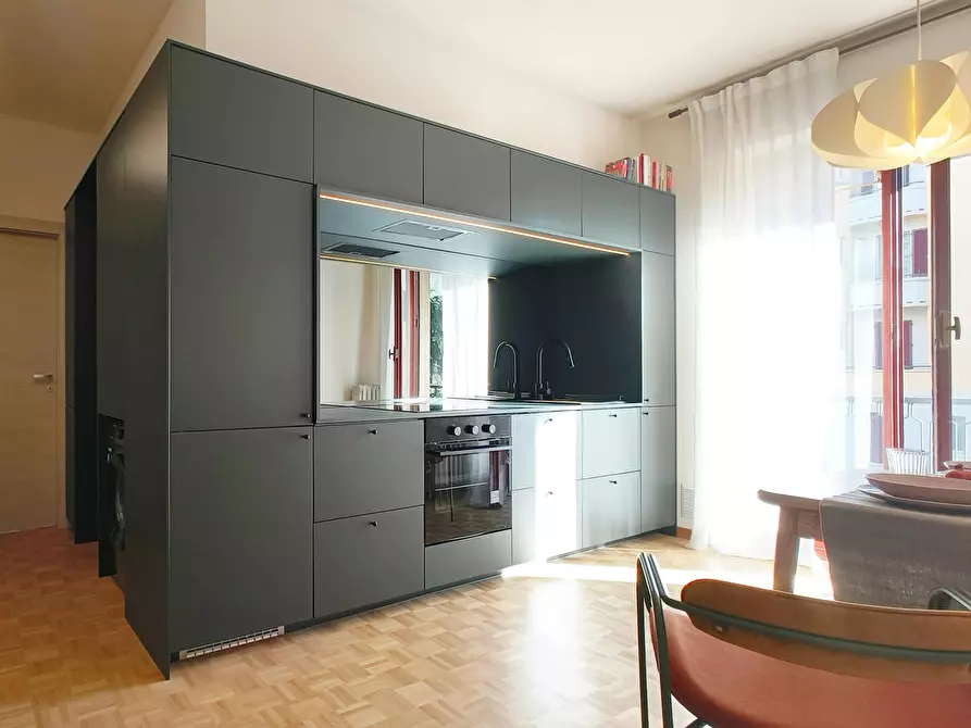 Immagine 10 di Camera in affitto  in Via Comacchio a Milano