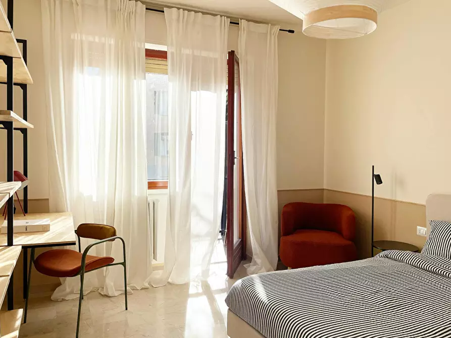 Immagine 1 di Camera in affitto  in Via Comacchio a Milano