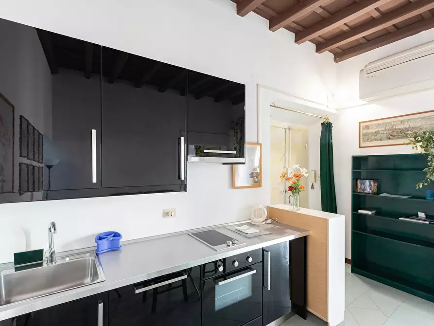 Immagine 10 di Appartamento in affitto  in Via Zucchelli a Roma