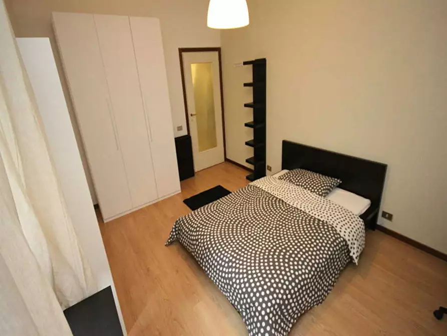 Immagine 1 di Camera in affitto  in Via Raffaello Bertieri a Milano