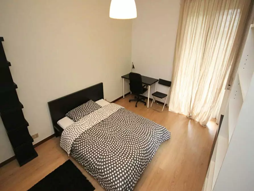 Immagine 4 di Camera in affitto  in Via Raffaello Bertieri a Milano