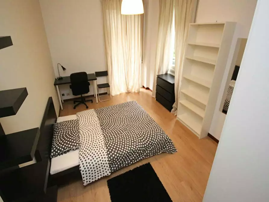 Immagine 3 di Camera in affitto  in Via Raffaello Bertieri a Milano