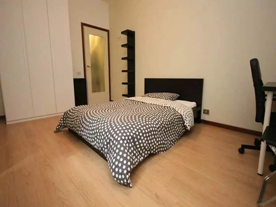 Immagine 7 di Camera in affitto  in Via Raffaello Bertieri a Milano