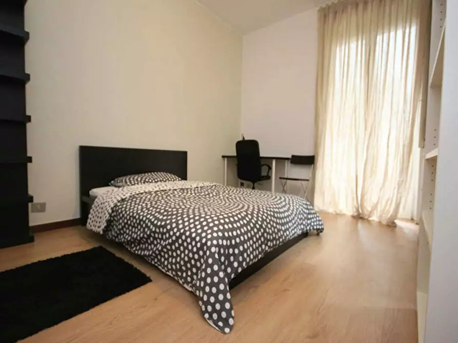 Immagine 5 di Camera in affitto  in Via Raffaello Bertieri a Milano